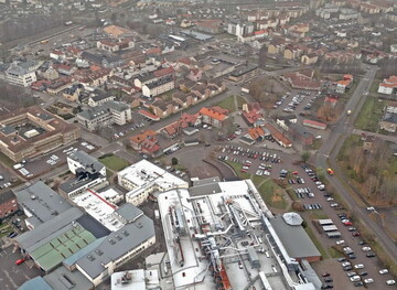 Panoramabild över Nybro - med Kährs i förgrunden.