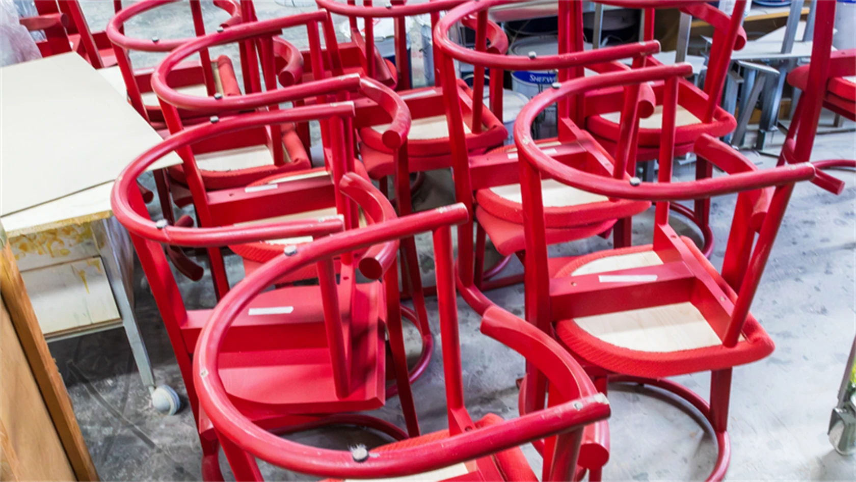 Nytillverkade stolar från Stolfabriken i Tibro - för en restaurang på Sergels Torg i Stockholm.