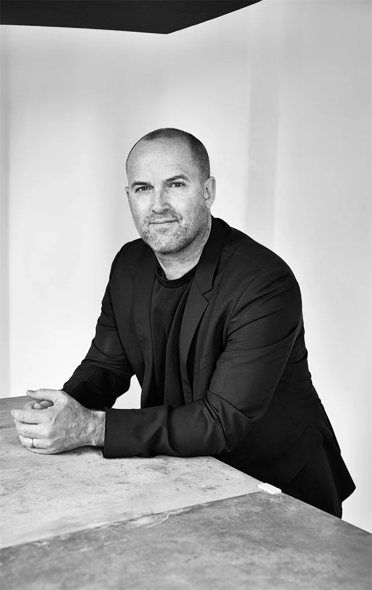 Alexander Lervik, formgivare.