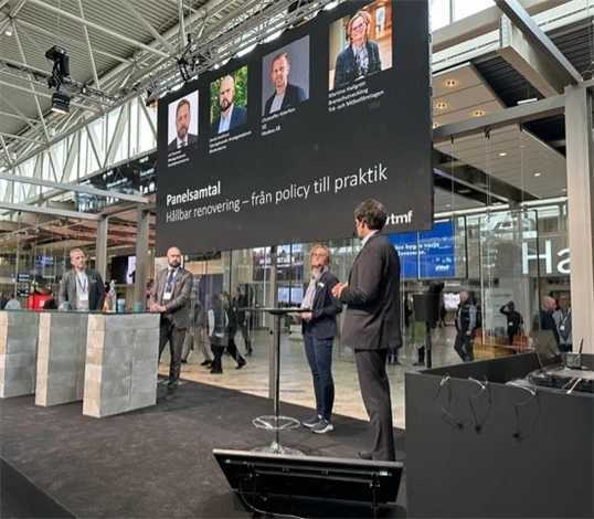 TMF anordnade seminarium om "Hållbar renovering" på stora scenen på Nordbygg.